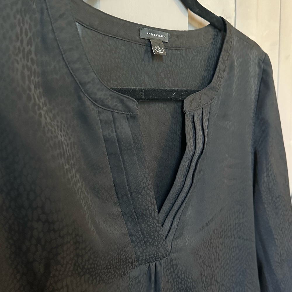 Ann Taylor black blouse size 4 brand new
